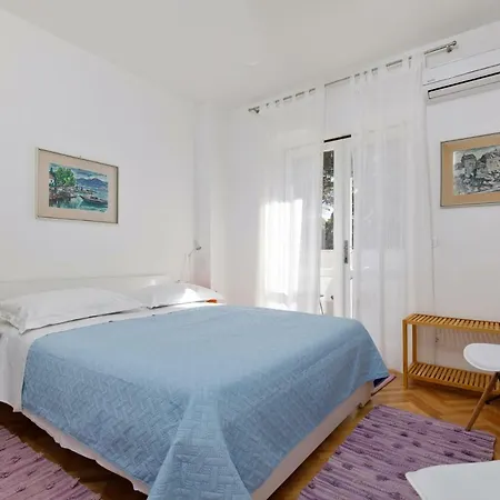 Nugal 3* ماكارسكا