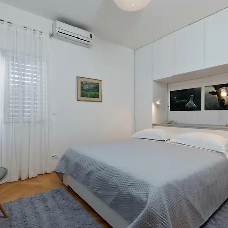 Nugal 3* ماكارسكا